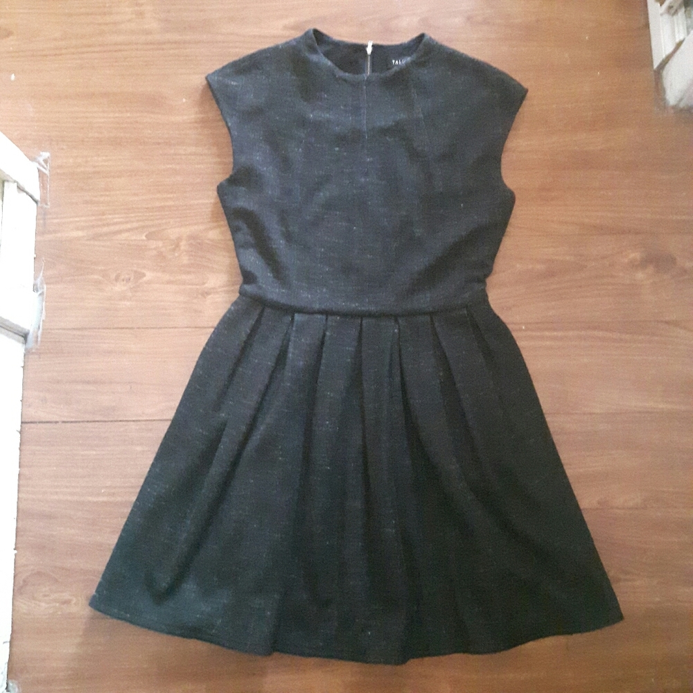Aritzia Talula Waldorf Sweater Dress - Picture 2 of 5
